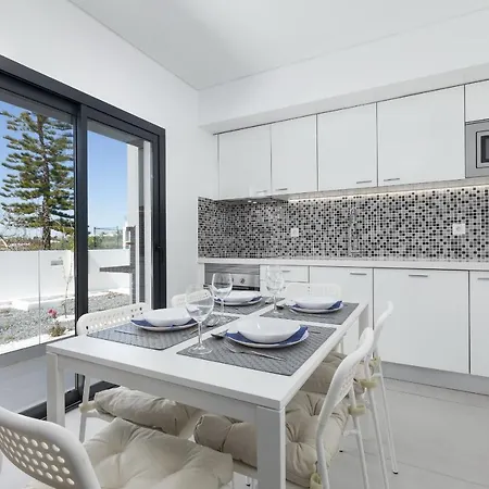 Correeira Luxury Residence T2 J - Albufeira, Pools, Wifi, Bbq, Beach * Albufeira