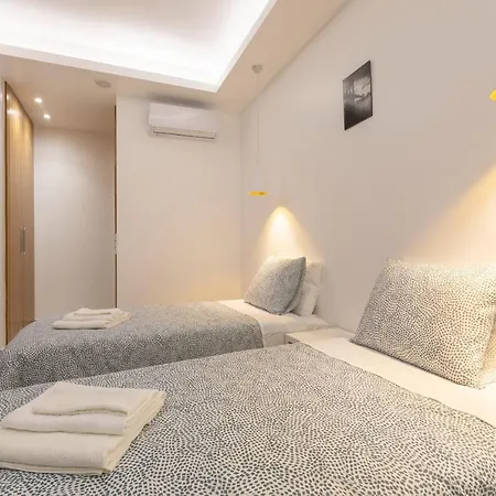 Appartamento Correeira Luxury Residence T2 J - Albufeira, Pools, Wifi, Bbq, Beach *