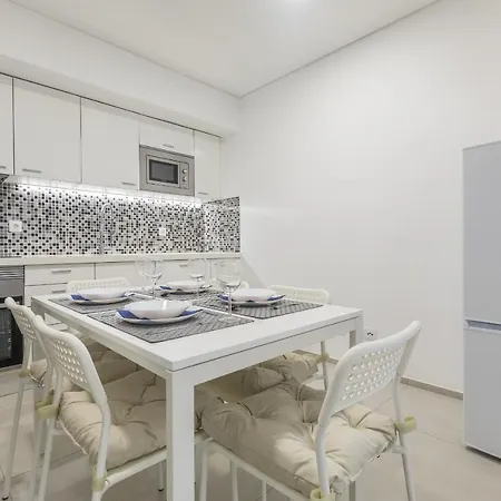 Correeira Luxury Residence T2 J - Albufeira, Pools, Wifi, Bbq, Beach *